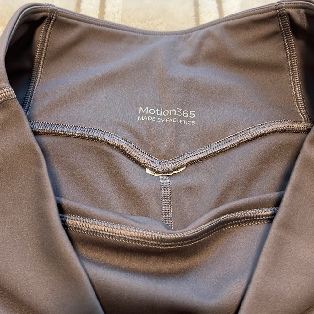 Fabletics Trinity Motion 365 - image 2